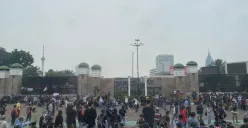 Aksi unjuk rasa di depan Gedung DPR RI, Jakarta pada Senin 25 Agustus 2025. (Sumber: X/@wahibmuhibi)