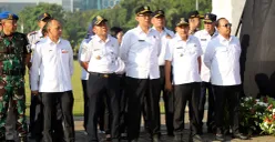 Sekda Kabupaten Bogor, Ajat Rochmat Jatnika, saat mengikuti apel kolaborasi penanganan lalu lintas bersama Pemprov Jakarta, Rabu 27 Agustus 2025. (Sumber: Dok Pemkab Bogor)