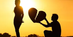 4 zodiak ini tanpa sadar sering bikin patah hati (Sumber: Pinterest/AroMa Rose)