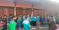 Massa buru yang berkumpul telah bersiap dari Jalan Raya Bogor, berangkat ke Jakarta. (Sumber: Polsek Cimangis)