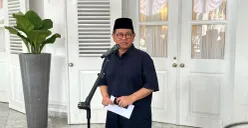 Gubernur Jakarta, Pramono Anung, saat menyampaikan pernyataan kepada awak media terkait dampak demo yang ricuh di Balai Kota DKI Jakarta, Sabtu, 30 Agustus 2025. (Sumber: POSKOTA | Foto: M Tegar Jihad)
