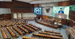 Gedung DPR RI di Senayan, Jakarta, simbol demokrasi Indonesia yang kini tengah disorot publik terkait transparansi tunjangan dan fasilitas anggotanya. (Sumber: Pinterest)