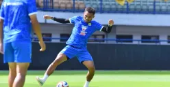 Potret pemain Persib Bandung, Saddil Ramdani saat melangsungkan latihan. (Sumber: Persib)