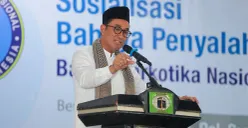 Kepala BNN RI Suyudi Ario Seto menyampaikan materi sosialisasi bahaya penyalahgunaan narkoba kepada sivitas akademika Pesantren Ummul Quro. (Sumber: Biro Humas dan Protokol BNN)
