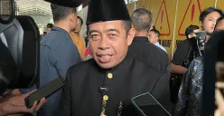 Ketua DPRD Jakarta, Khoirudin menyampaikan kepada awak media di Balai Kota Jakarta, Gambir, Jakarta Pusat, Senin, 1 Desember 2025. (Sumber: Poskota/M. Tegar Jihad)