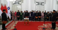 Gubernur Jakarta, Pramono Anung, melantik Uus Kuswanto sebagai Sekda DKI Jakarta di Balai Kota DKI Jakarta, Senin, 1 Desember 2025. (Sumber: Kominfotik Pemprov Jakarta)