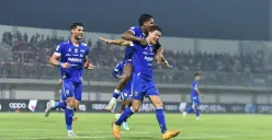 Para pemain Persib Bandung melakukan selebrasi usai mencetak gol menghadapi Madura United. (Sumber: persib.co.id)
