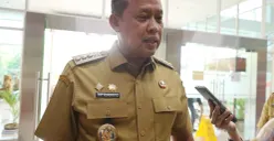 Wali Kota Bekasi, Tri Adhianto berencana membuka penggalangan dana bagi masyarakat terdampak bencana di Sumatera. (Sumber: Poskota/Nurpini Aulia Rapika)