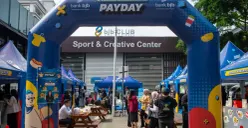 Pengunjung mengikuti kegiatan bjb Payday Vol. 2 pada Senin, 25 November 2025, di Area Parkir dan GOR Kantor Pusat bank bjb. (Sumber: Corporate Secretary Bank BJB)