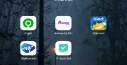 Aplikasi Access by KAI (tengah) yang sering digunakan untuk pemesanan tiket kereta api, belakangan ini dikeluhkan oleh pengguna karena mengalami crash atau tertutup otomatis saat dibuka. (Sumber: X/@cpamungkas)