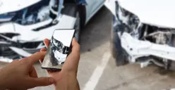 Kecelakaan beruntun di Tol Purbaleunyi. (Sumber: Freepik/@graystudiopro1)