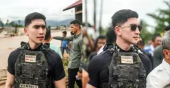 Penampilan Verrell Bramasta saat berada di lokasi banjir bandang Sumatera Barat dengan rompi taktis memicu diskusi publik di media sosial. (Sumber: Instagram/@bramastavrl)