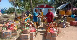 Penyaluran bantuan dari anggota DPRD DKI Jakarta, Lukmanul Hakim, kepada korban bencana hidrometeorologi Sumatera. (Sumber: Istimewa)