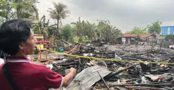 Budi salah satu korban kebakaran Cakung, Kamis, 4 Desember 2025. (Sumber: Poskota/M. Tegar Jihad)