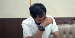 Gubernur Aceh, Muzakir Manaf tak kuat menahan tangis saat wawancara dengan Najwa Shihab mengenai penanganan banjir Aceh. (Sumber: Instagram/@najwashihab)