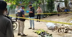 Seorang pengumpul rongsokan ditemukan tidak bernyawa di Kantor PU kawasan Puspemkab Tangerang, Kelurahan Kadu Agung, Kecamatan Tigaraksa, Kabupaten Tangerang, Selasa, 9 Desember 2025. (Sumber: Poskota/Veronica Prasetio)