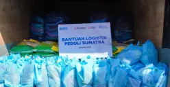 PT Krama Yudha Tiga Berlian Motors menyalurkan bantuan kemanusiaan ke beberapa titik yang dilanda bencana Sumatra. (Sumber: Dok PT KTB)