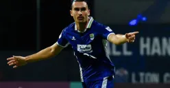 Striker Persib Bandung, Andrew Jung. (Sumber: persib.co.id)