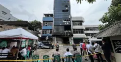 Kondisi Gedung Terra Drone yang terbakar di Jalan Letjen Suprapto, Kemayoran, Jakarta Pusat, Rabu, 10 Desember 2025. (Sumber: POSKOTA | Foto: Pandi Ramedhan)