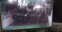 Tangkapan layar detik-detik pencurian modus pecah kaca terjadi di salah satu perumahan di Cibinong, Kabupaten Bogor. (Sumber: Istimewa)