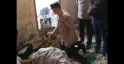 Petugas kepolisian mendatangi rumah duka setelah remaja asal Ciseeng, Kabupaten Bogor, ditemukan tak bernyawa di aliran irigasi. (Sumber: Dok Polsek Parung)