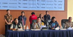 Konferensi pers kasus kebakaran maut PT Terra Drone yang menawarkan 22 orang, di Polres Metro Jakarta Pusat, Jumat, 12 Desember 2025. (Sumber: Poskota/Ali Mansur)