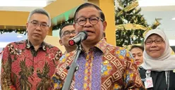 Gubernur Jakarta, Pramono Anung menyampaikan pernyataan kepada awak media di Senayan, Jakarta Pusat, Jumat, 12 Desember 2025. (Sumber: Poskota/M. Tegar Jihad)