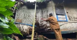 Potret rumah tenaga honorer SMPN 2 Cibadak yang hampir ambruk. (Sumber: istimewa)