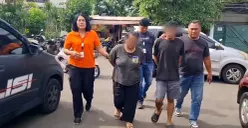 Petugas menggelandang pasutri yang nekat mencuri uang milik pedagang bakso. (Sumber: Istimewa)