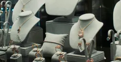 Harga emas perhiasan sore hari ini, Minggu, 14 Desember 2025. (Sumber: Pexels)