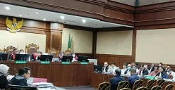 Dua saksi auditor internal PT Telkom Indonesia dihadirkan di sidang Pengadilan Tipikor Jakarta Pusat terkait dugaan korupsi Rp 464,9 miliar di PT Telkom Indonesia. (Sumber: Poskota/Ramot Sormin)