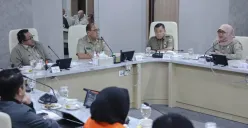 Rapat terbatas mitigasi cuaca ekstrem di Balai Kota DKI Jakarta, Selasa, 16 Desember 2025. (Sumber: Kominfo DKI Jakarta)