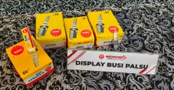 Potret busi palsu NKG yang beredar di Indonesia. (Sumber: Poskota/ Erwan Hartawan)