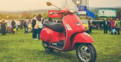 Motor Vespa matic masih jadi incaran banyak orang. (Sumber: Freepik/@arthurhidden)