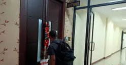 Ruang Bupati Bekasi, Ade Kuswara Kunang, disegel KPK usai dikabarkan terjaring OTT di wilayah Jakarta-Bekasi. (Sumber: POSKOTA | Foto: Nurpini Aulia Rapika)