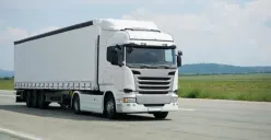 Ilustrasi truk berjalan jarak jauh. (Sumber: Istimewa)