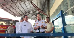 Kepala Dinas Perhubungan DKI Jakarta Syafrin Liputo di Terminal Pulo Gebang, Jakarta Timur, Jumat, 19 Desember 2025. (Sumber: Poskota/M. Tegar Jihad)