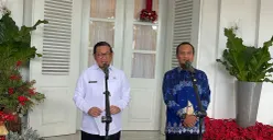 Gubernur Jakarta Pramono Anung saat menyampaikan pernyataan kepada awak media di Balai Kota DKI Jakarta, Jumat, 19 Desember 2025. (Sumber: Poskota/M. Tegar Jihad)