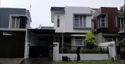 Penampakan rumah dinas Kajari Kabupaten Bekasi yang disegel KPK usai Operasi Tangkap Tangan (OTT). (Sumber: Poskota/Nurpini Aulia Rapika)