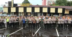 Apel Gelar Pasukan Operasi Lilin Jaya 2025, di Lapangan Mapolrestro Depok, Jumat, 19 Desember 2025. (Sumber: Dok. Humas Polres Metro Depok)