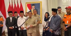 Gubernur Jakarta, Pramono Anung, saat menyampaikan pernyataan kepada awak media di Balai Kota DKI Jakarta, Selasa, 23 Desember 2025. (Sumber: POSKOTA | Foto: M Tegar Jihad)