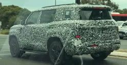 Mitsubishi Motors tertangkap menguji Pajero generasi terbaru di Australia yang diprediksi meluncur global pada 2026. (Sumber: Drive)