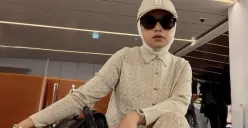 Linda Anggrea, Founder dan CEO Buttonscarves, saat menghadiri ajang fashion internasional sebagai representasi modest fashion Indonesia. (Sumber: Instagram/@lindaanggrea)