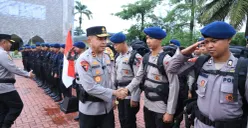 Kapolda Banten Irjen Hengki usai acara pelepasan Korps Brimob dalam Operasi Aman Nusa II. (Sumber: Bidhumas Polda Banten)