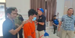 Tersangka teror bom sekolah-sekolah di Depok. (Sumber: Poskota/Angga Pahlevi)