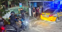 Kepolisian Bojongsari, Depok lakukan patroli untuk mengantisipasi pencurian rumah kosong (rumsong) saat Natal dan Tahun Baru (Nataru). (Sumber: Poskota/Angga Pahlevi)