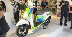 Ilustrasi penjualan motor tetap tumbuh ditengah lesunya penjualan mobil. (Sumber: Poskota/ Erwan Hartawan)