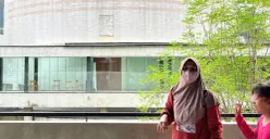 Sejumlah pengunjung di Planetarium Jakarta, Taman Ismail Marzuki (TIM), Jakarta Pusat. (Sumber: Poskota/M. Tegar Jihad)