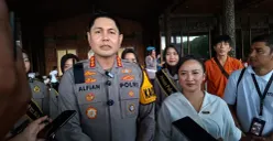 Kapolres Metro Jakarta Timur Kombes Alfian Nur Rizal bersama Plt Direktur Utama TMII Ratri Paramita saat konpers, Minggu, 28 Desember 2025. (Sumber: Istimewa)