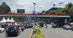 Lalu lintas Puncak ramai lancar, Kepadatan sedikit terjadi di Simpang Gadog, Minggu 28 Desember 2025. (Sumber: Poskota/Giffar Rivana)